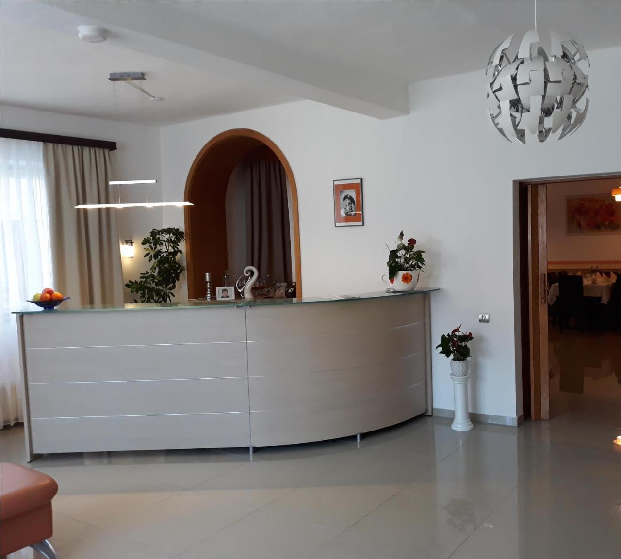 Hotel Luca Betzenstein Esterno foto